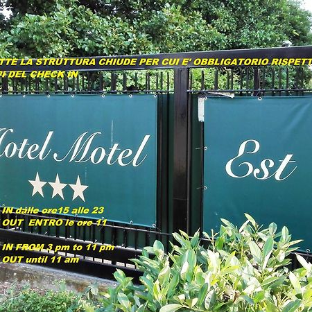 Hotel Motel Est ペスキエーラ・ボッロメーオ エクステリア 写真